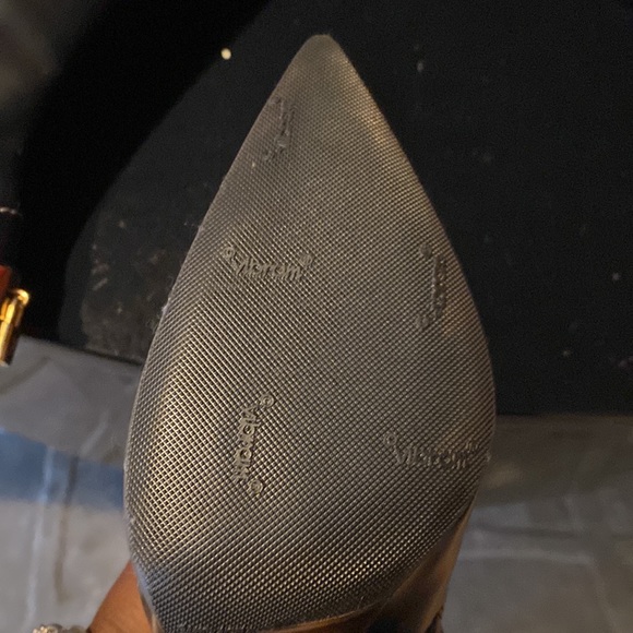 Authentic Louis Vuitton black Gold padlock boots - Picture 4 of 12